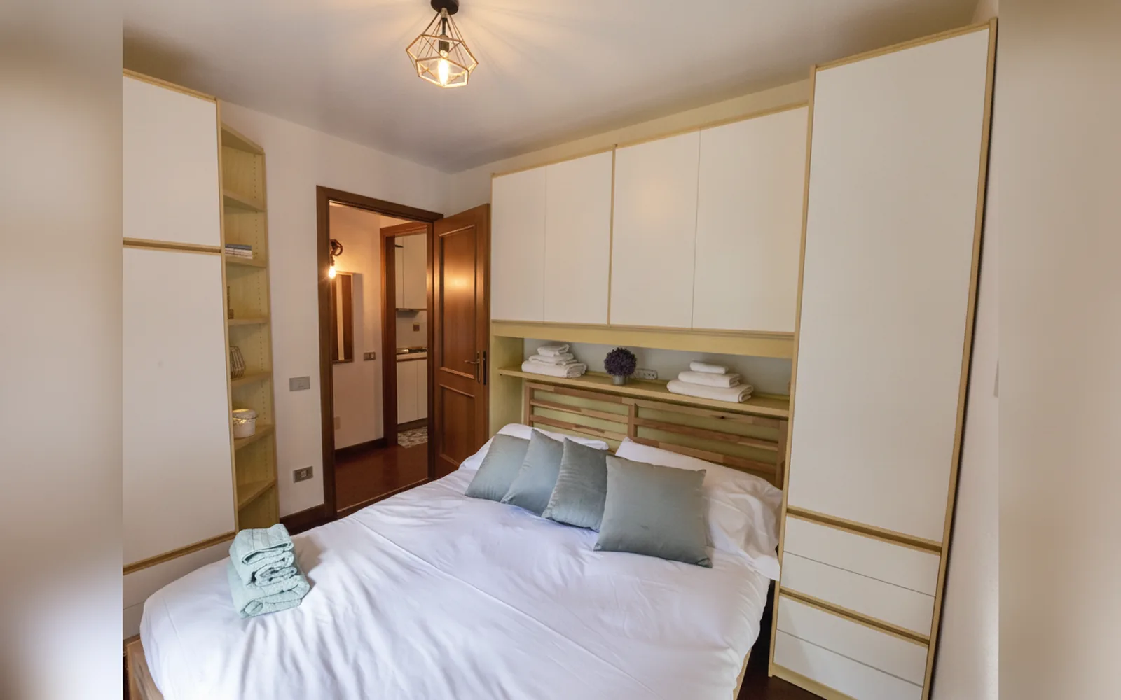 Camera con bagno privato — La Petite Maison, Pré-Saint-Didier (Valle d'Aosta) (foto 16)